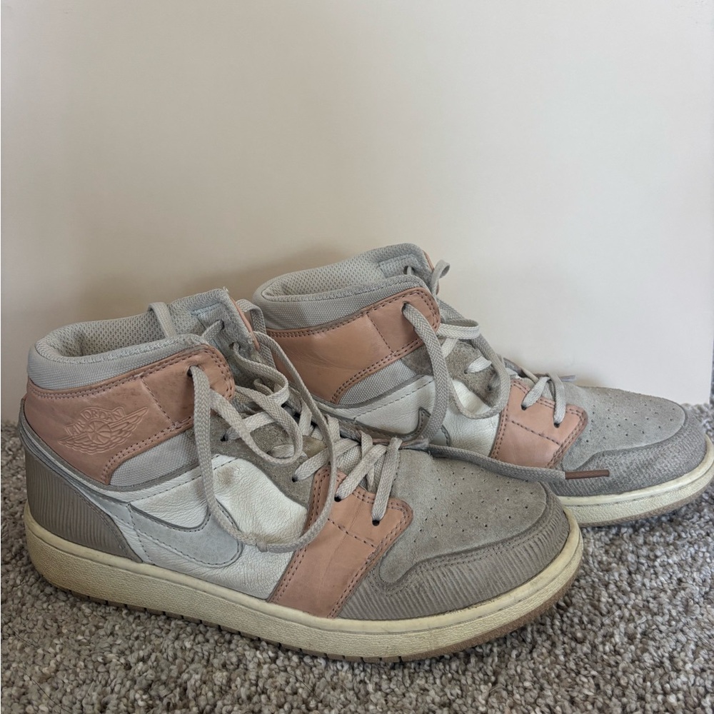 Jordan 1 Mids